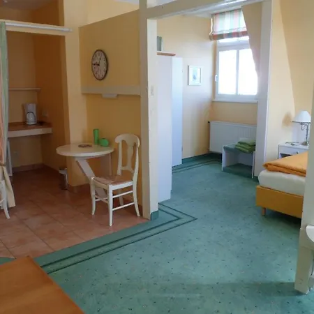 Schloonsee, Garni Hotel 3*