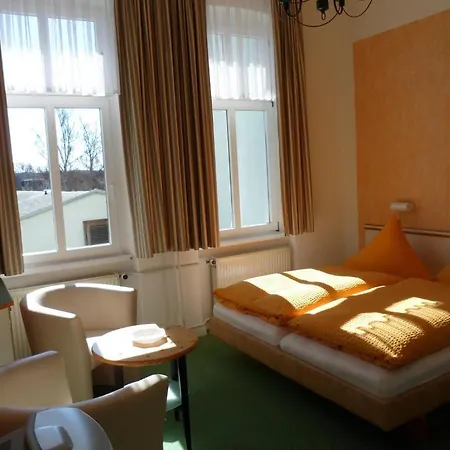 Schloonsee, Garni Hotel